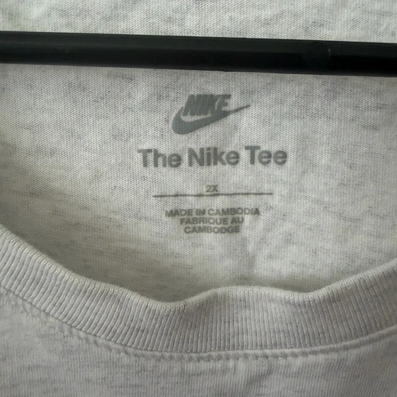 Nike Gray Crewneck Tee with Subtle Logo - Picture 2 of 3